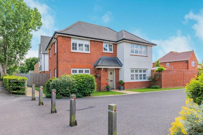 4 Bedroom Detached House For Sale In Brick Gardens, West Malling, ME19