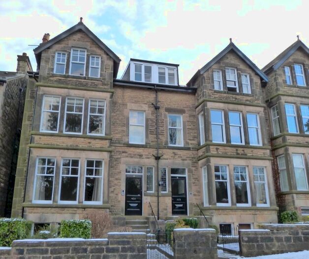 2 Bedroom Flat To Rent In Harlow Moor Drive, Harrogate, HG2