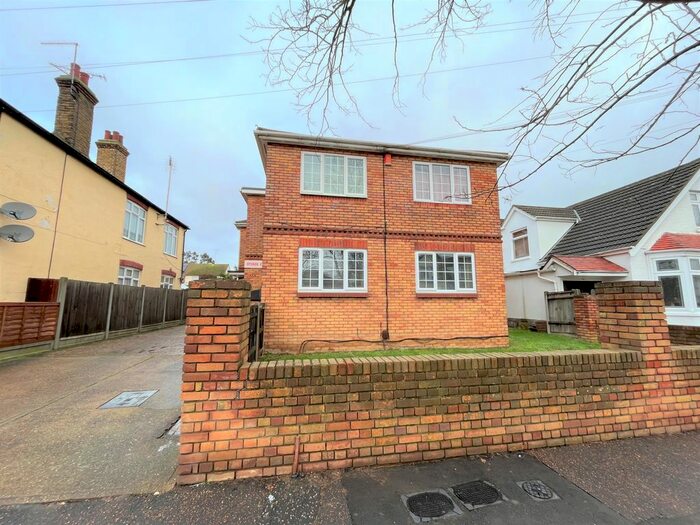 2 Bedroom Flat To Rent In Eastcote Grove, Southend, SS2