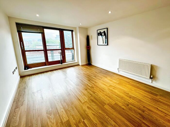 2 Bedroom Flat To Rent In Bowman Lane, Hunslet, Leeds, West Yorkshire, LS10