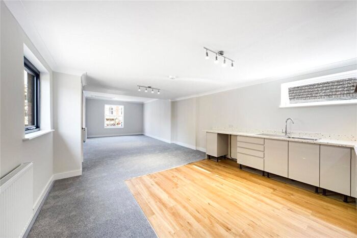 2 Bedroom Apartment To Rent In Market Hill, St. Ives, PE27