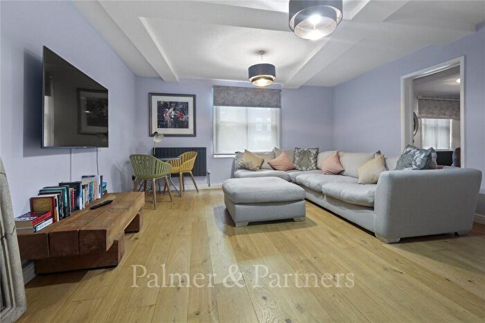 1 Bedroom Maisonette To Rent In Lexden Road, Colchester, Essex, CO3