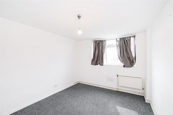 2 Bedroom Flat For Sale In Gardner Close, London, E11