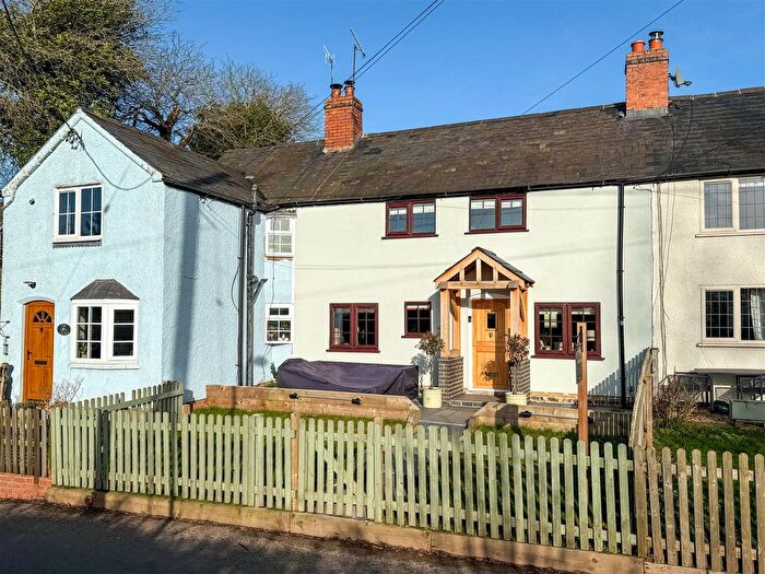 3 Bedroom Terraced House For Sale In Hunningham, Leamington Spa, CV33