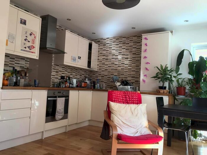 3 Bedroom Flat To Rent In Naylor Road, London, SE15