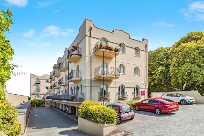 3 Bedroom Flat For Sale In Marine Drive, Paignton, Devon, TQ3