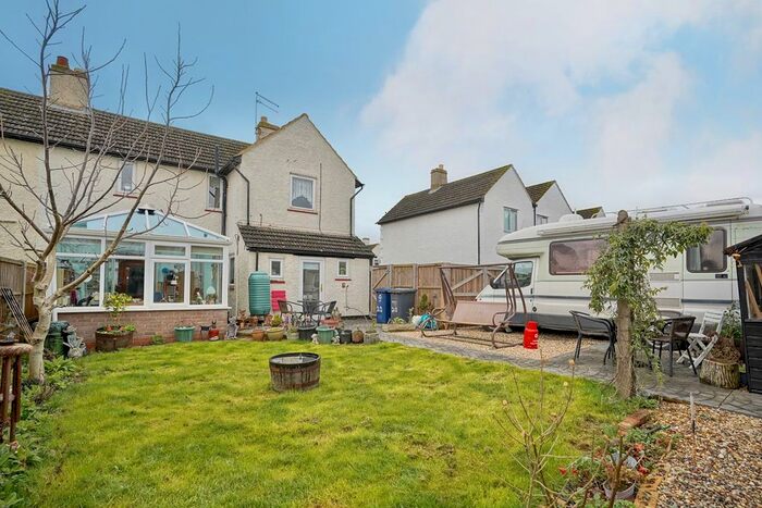 3 Bedroom Semi-Detached House For Sale In Manor Close, Wyton, Huntingdon, PE28