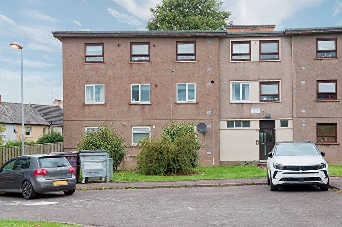 3 Bedroom Flat For Sale In Chapelle Crescent, Tillicoultry, Clackmannanshire, FK13