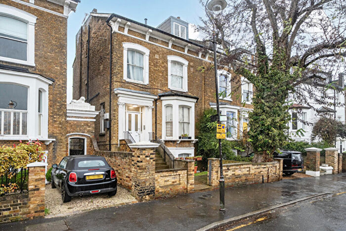 2 Bedroom Maisonette For Sale In Belvedere Road, London, SE19