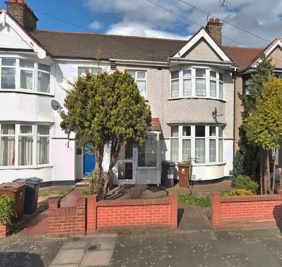 4 Bedroom House To Rent In Hulse Avenue, Barking, IG11