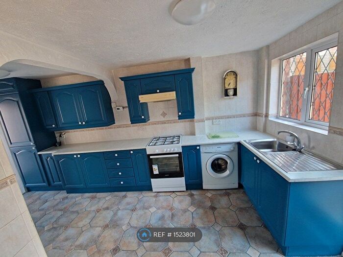 3 Bedroom Terraced House To Rent In Westbourne Road, Bristol, BS16