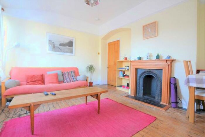 1 Bedroom Flat To Rent In Tetherdown, London, N10