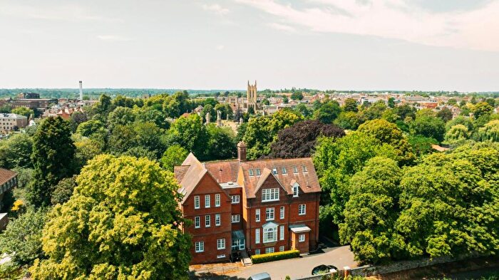 3 Bedroom Apartment For Sale In St James Court, Bury St Edmunds, IP33