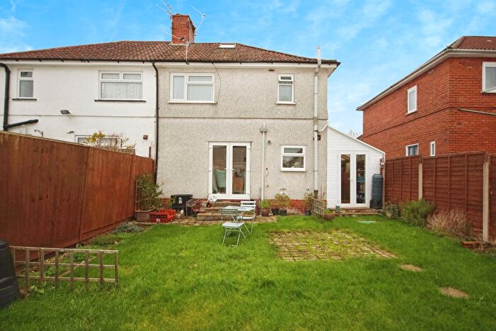1 Bedroom Flat For Sale In Hottom Gardens, Bristol, Somerset, BS7