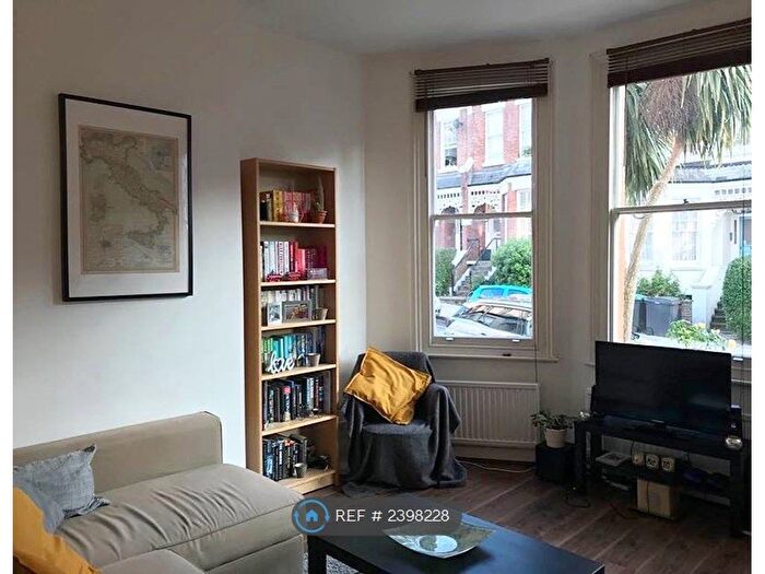2 Bedroom Flat To Rent In Milton Avenue, London, N6