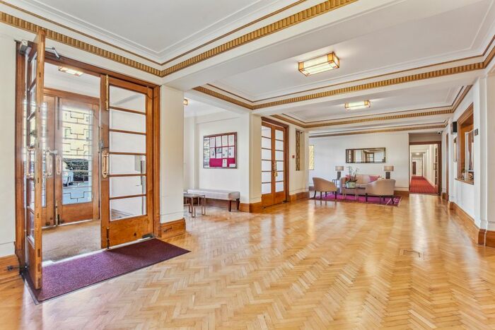 1 Bedroom Flat To Rent In Pembroke Road, Kensington, London, W8