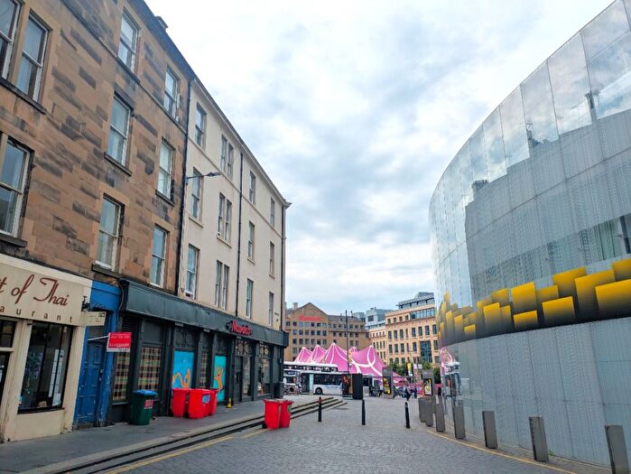 5 Bedroom Flat To Rent In Grindlay Street, Tollcross, Edinburgh, EH3