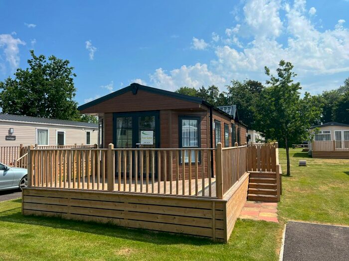 2 Bedroom Mobile/park Home For Sale In Gale Lane, Nawton, York, YO62