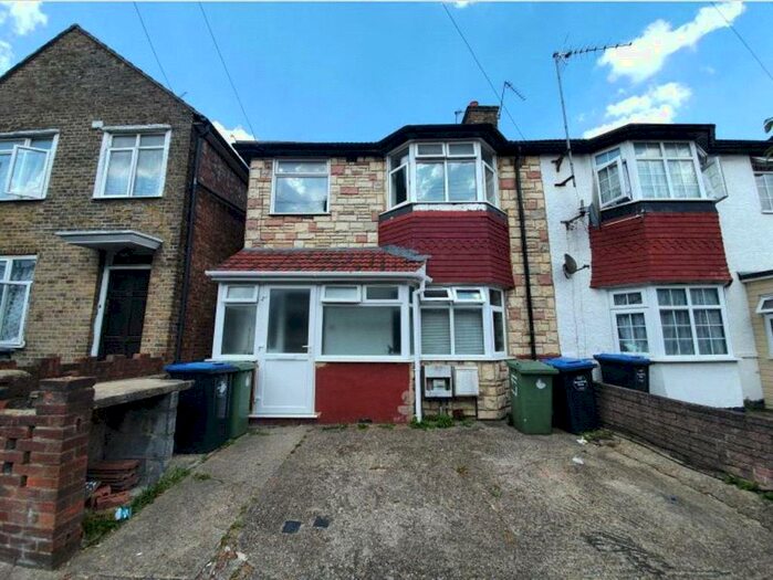 1 Bedroom Apartment To Rent In Rosebank Avenue, Wembley, HA0