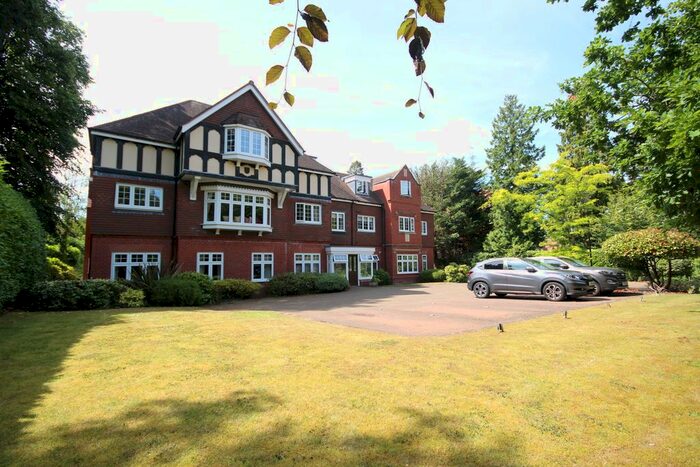 2 Bedroom Flat To Rent In St. Bernards Road, Solihull, B92