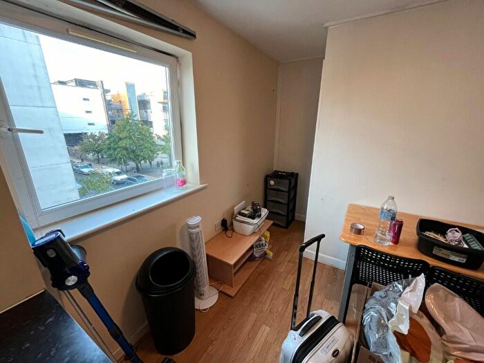 2 Bedroom Flat To Rent In Rook Street, Manchester, Greater Manchester, M15