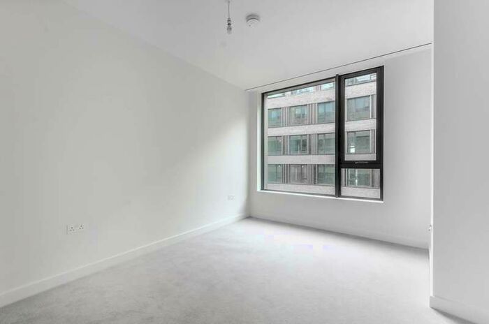 2 Bedroom Flat To Rent In Wood Crescent, White City, W12