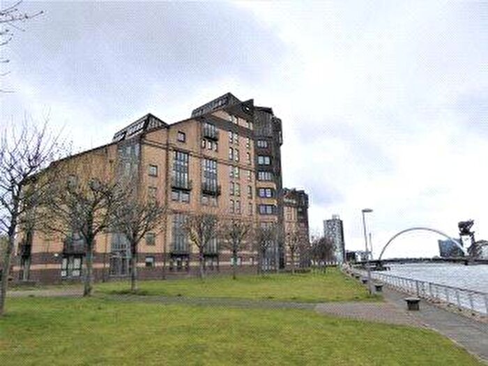 3 Bedroom Flat To Rent In Mavisbank Gardens, Festival Park, Glasgow, G51