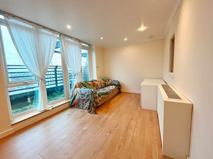 2 Bedroom Apartment To Rent In Central House, Stratford, E15