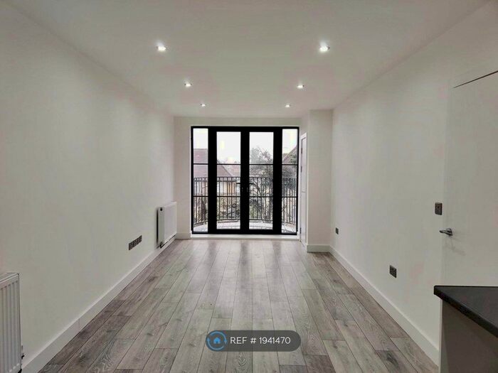 1 Bedroom Flat To Rent In Becontree Avenue, Dagenham, RM8