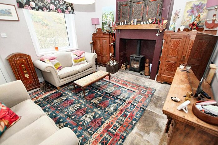 3 Bedroom End Of Terrace House For Sale In Knowlwood Road, Todmorden, OL14