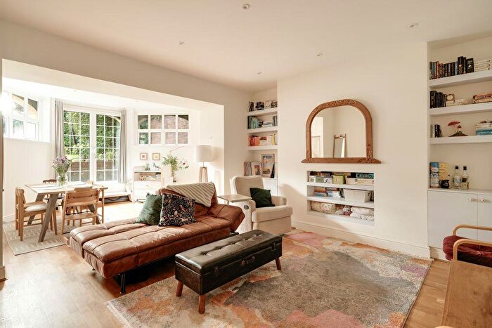 2 Bedroom Apartment For Sale In The Avenue | Sneyd Park, BS9