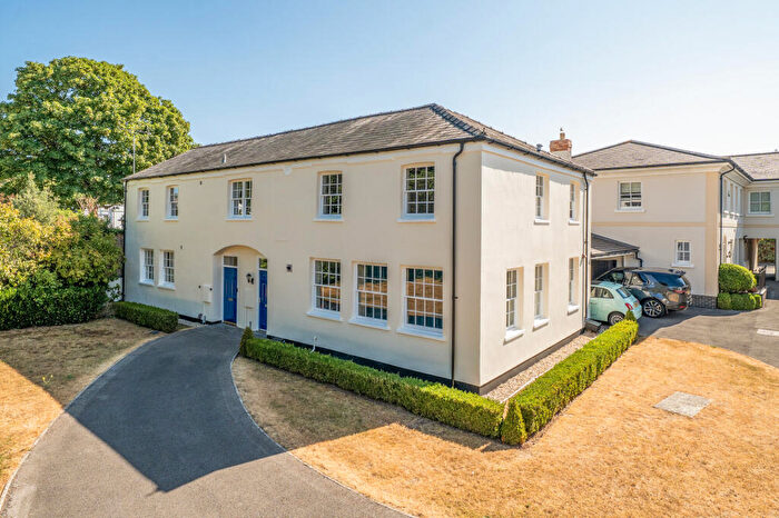 3 Bedroom Flat For Sale In Harefield Grove, Cheltenham, GL50