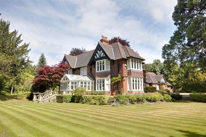 7 Bedroom Detached House For Sale In Mill Lane West, Brough, HU15