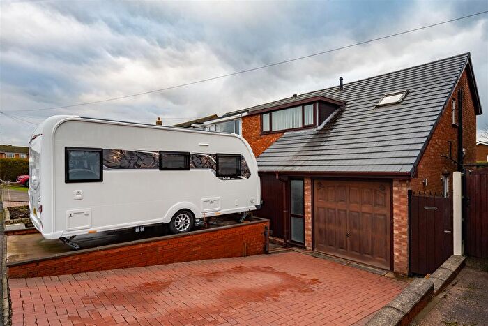 3 Bedroom Semi-Detached House For Sale In Highfield Avenue, Chase Terrace, Burntwood, WS7