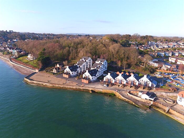 2 Bedroom Apartment For Sale In Pier Road, Seaview, PO34