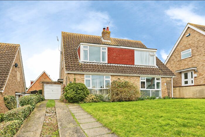 3 Bedroom Semi Detached House For Sale In Hawk Close, Whitstable, CT5