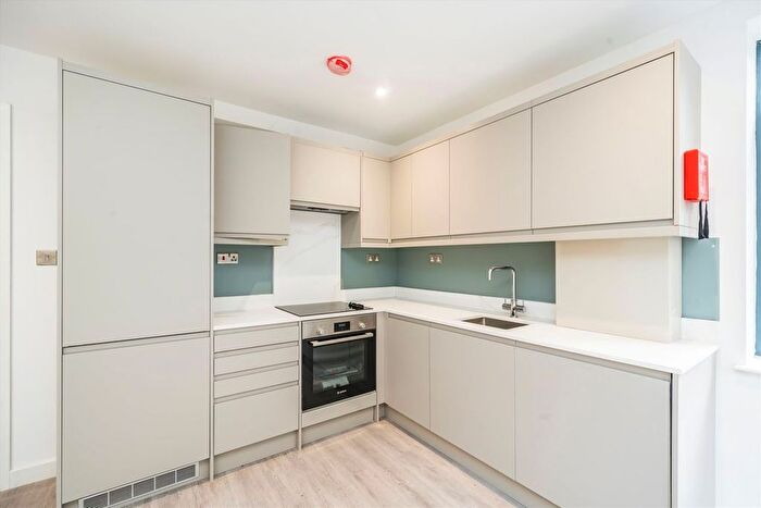 2 Bedroom Flat To Rent In Wimbledon Hill Road, Wimbledon, SW19