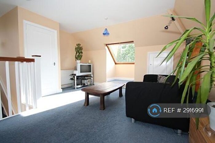 1 Bedroom Flat To Rent In Chobham Road, Woking, GU21