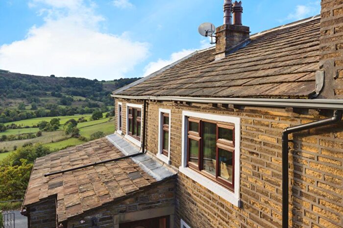 5 Bedroom Detached House For Sale In Brow Lane, Shibden, Halifax, Calderdale, West Yorkshire, HX3