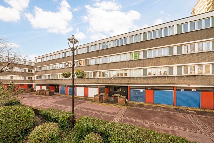 3 Bedroom Flat To Rent In Shalfleet Drive, North Kensington, W10