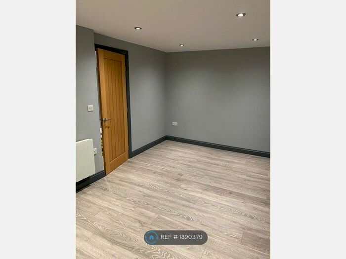 1 Bedroom Flat To Rent In Twisden Road, East Malling, West Malling, ME19