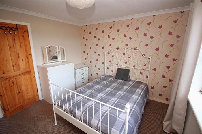 3 Bedroom Terraced House For Sale In Pentland Avenue, Port Glasgow, PA14