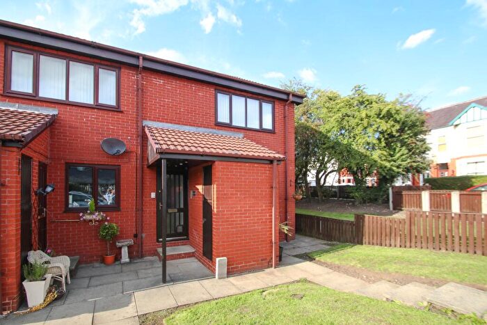 1 Bedroom Apartment To Rent In Roslyn Avenue, Flixton, Manchester, M41