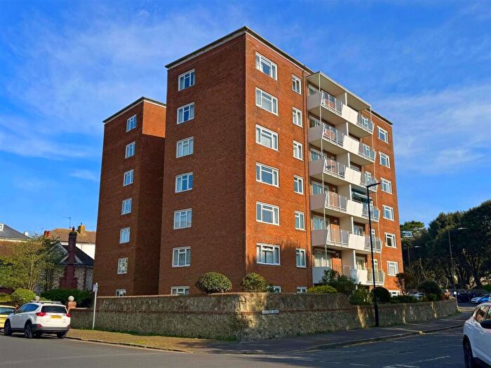 2 Bedroom Flat For Sale In Blackwater Road, Eastbourne, BN21