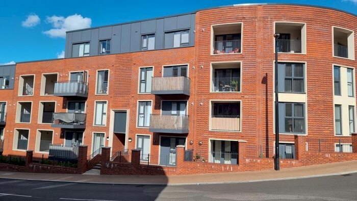 1 Bedroom Flat To Rent In Suffield Hill, High Wycombe, HP11