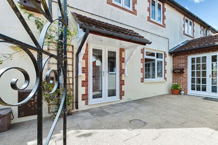 4 Bedroom Semi-Detached House For Sale In Dewlands Road, Verwood, BH31