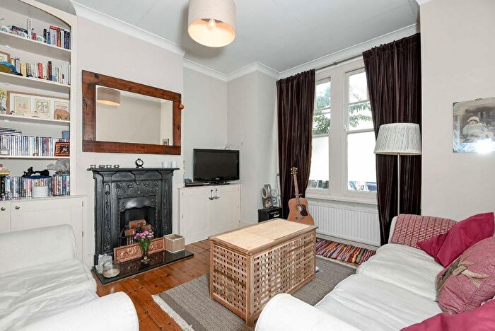 2 Bedroom Flat To Rent In Delia Street, Earlsfield, SW18