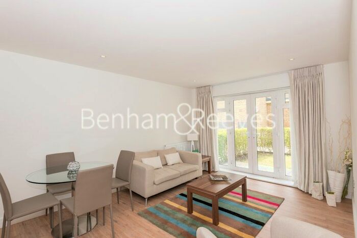 1 Bedroom Flat To Rent In Havilland Mews, Shepherds Bush, W12