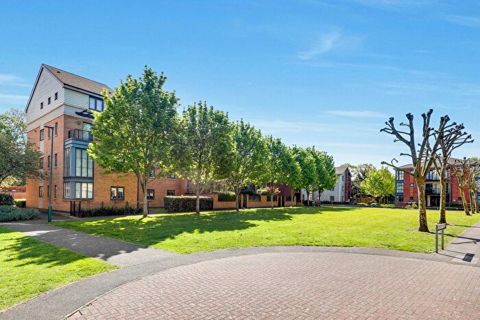 2 Bedroom Flat For Sale In Wakefield Close, Nottingham, NG11