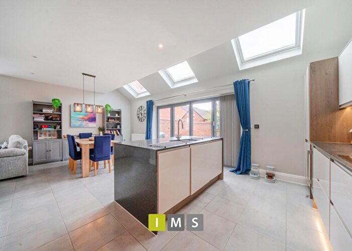 4 Bedroom Detached House For Sale In Simpson Drive, Upper Heyford, OX25